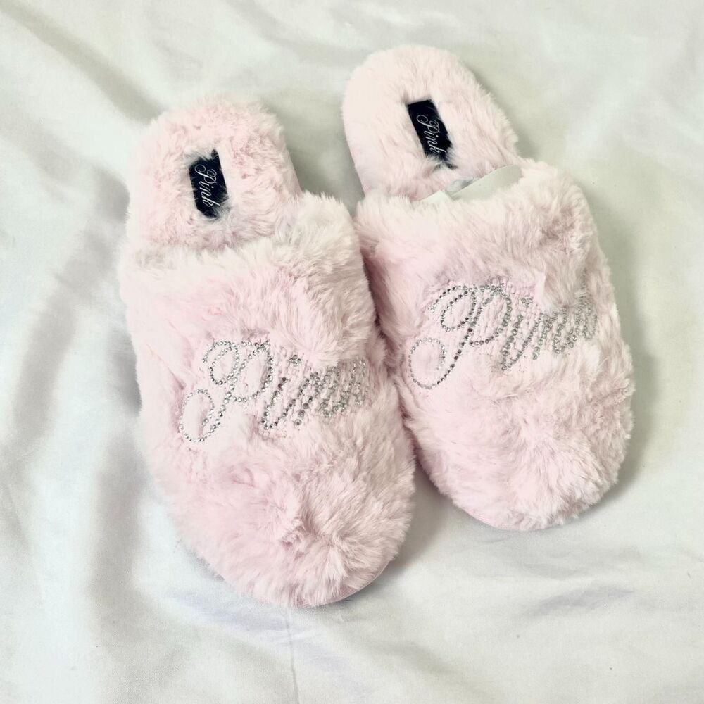 Victoria's Secret PINK faux fur closed-toe Silver Rhinestone slippers US 7 / 8